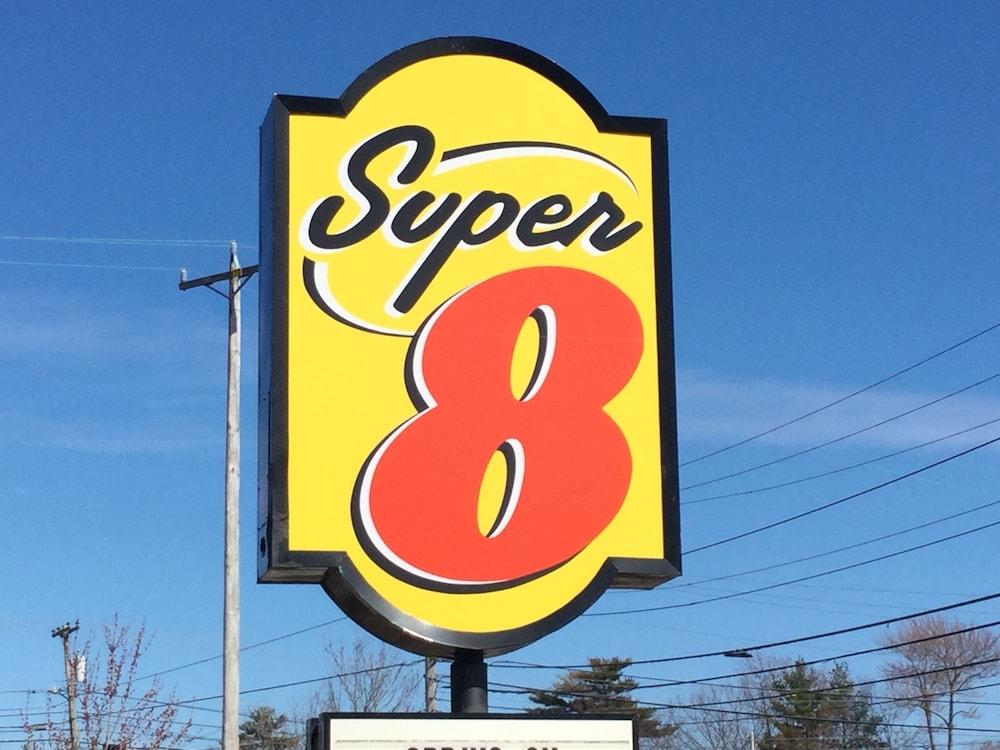 Super 8 By Wyndham Portland/Westbrook Area Hotel Eksteriør billede